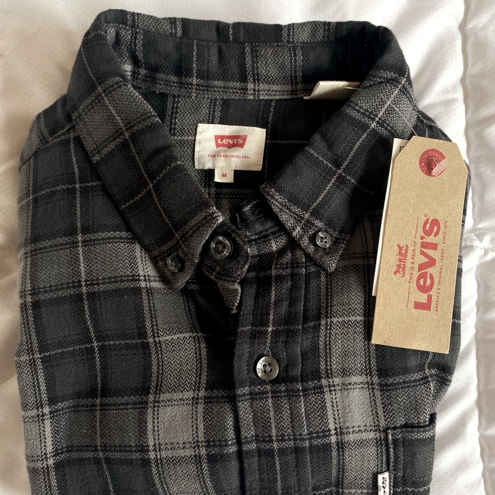 Levi’s Men’s Grey Flannel Shirt Size Medium NWT